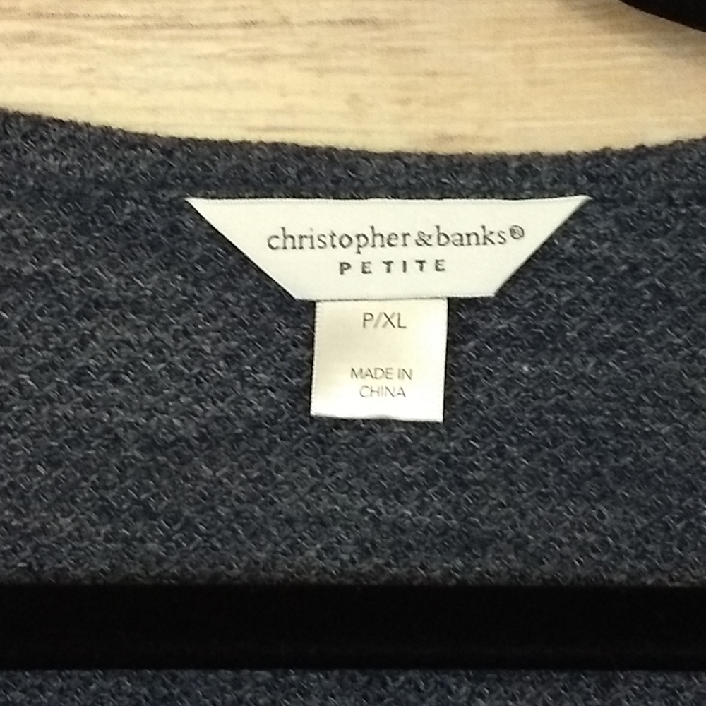 EUC Cute Sweater, cross cut hem - Picture 3 of 3